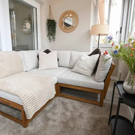 Stylish 3br In דירה *