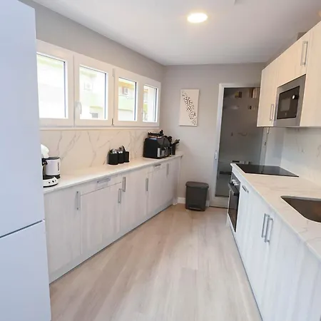 Stylish 3br In Apartment *