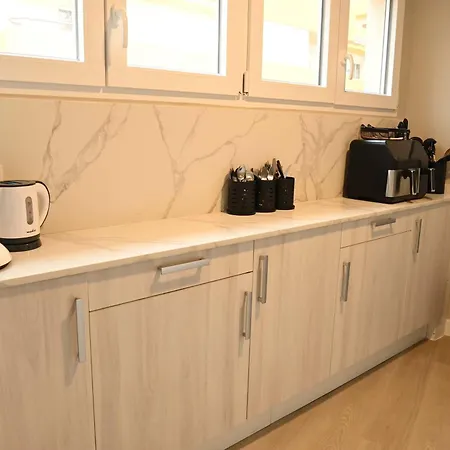 Stylish 3br In