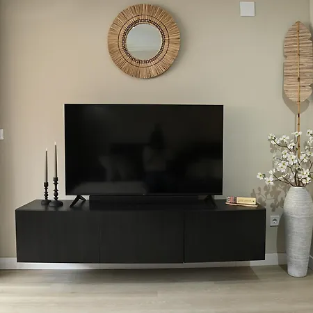 Stylish 3br In Apartment *